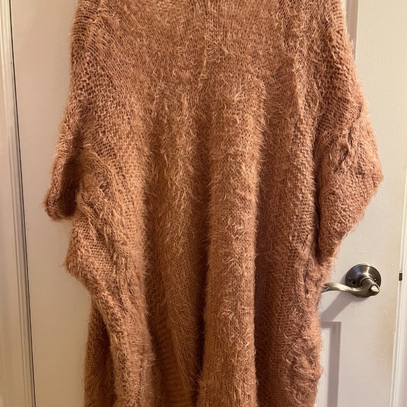 Adrienne Vittadini Sweater Cardigan/Poncho in Pink - Picture 4 of 4